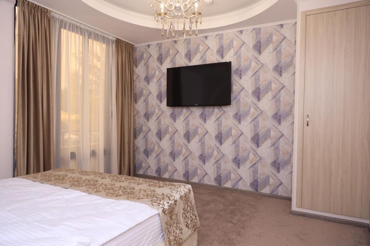 Delin Hotel And Tours Jerevan Exteriör bild