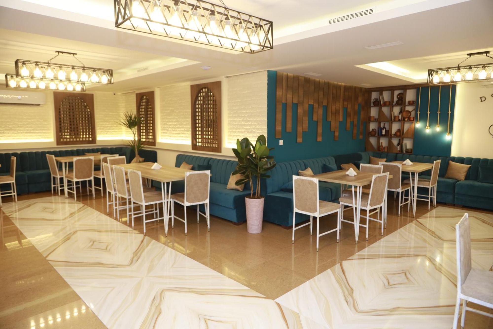 Delin Hotel And Tours Jerevan Exteriör bild